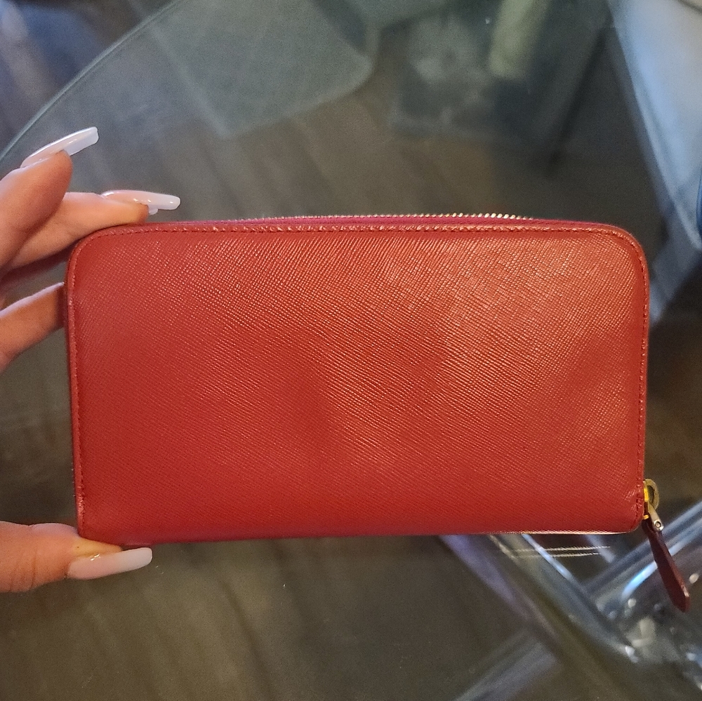 Red Prada Wallet - Picture 3 of 5